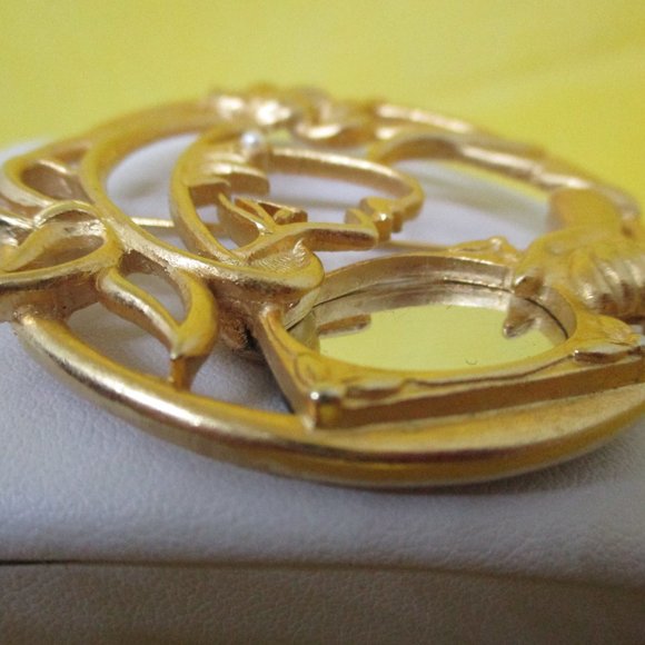 Large TONA Brooch 2 3/16 Inches Tona Womans Face Real Mirror Pearl Earrings Hat - Picture 6 of 10